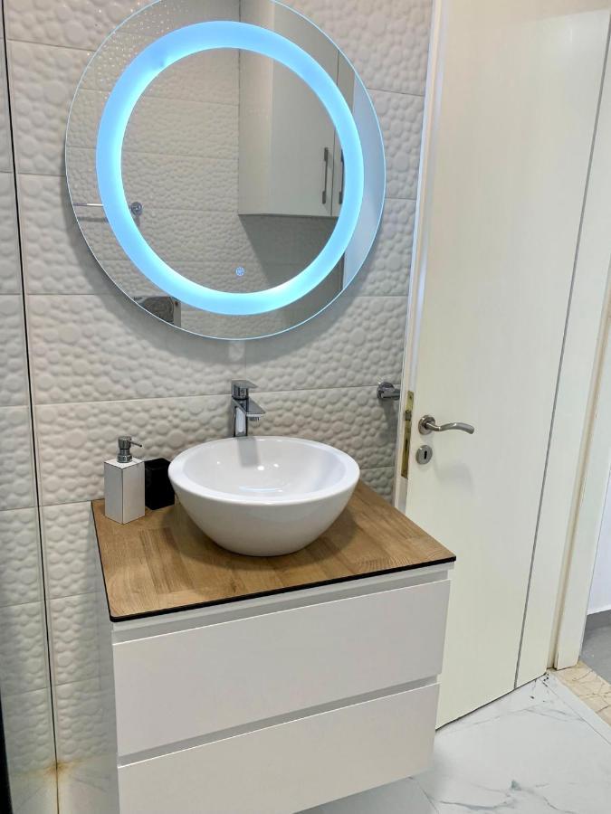 Loli Apartment Luxury White Residence Саранде Екстериор снимка