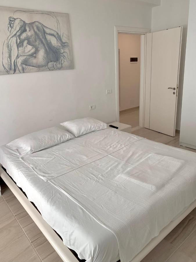 Loli Apartment Luxury White Residence Саранде Екстериор снимка