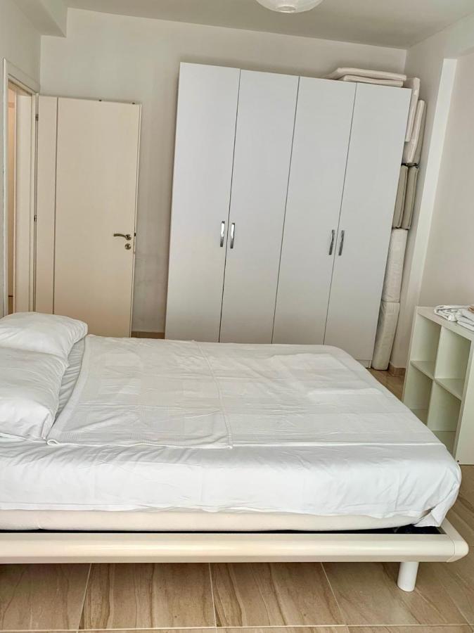 Loli Apartment Luxury White Residence Саранде Екстериор снимка