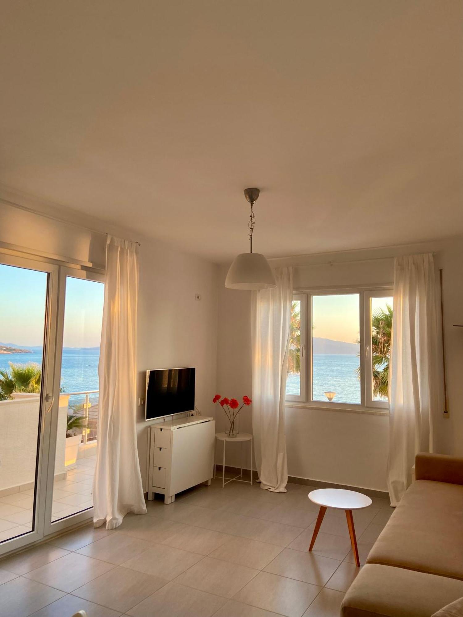 Loli Apartment Luxury White Residence Саранде Екстериор снимка